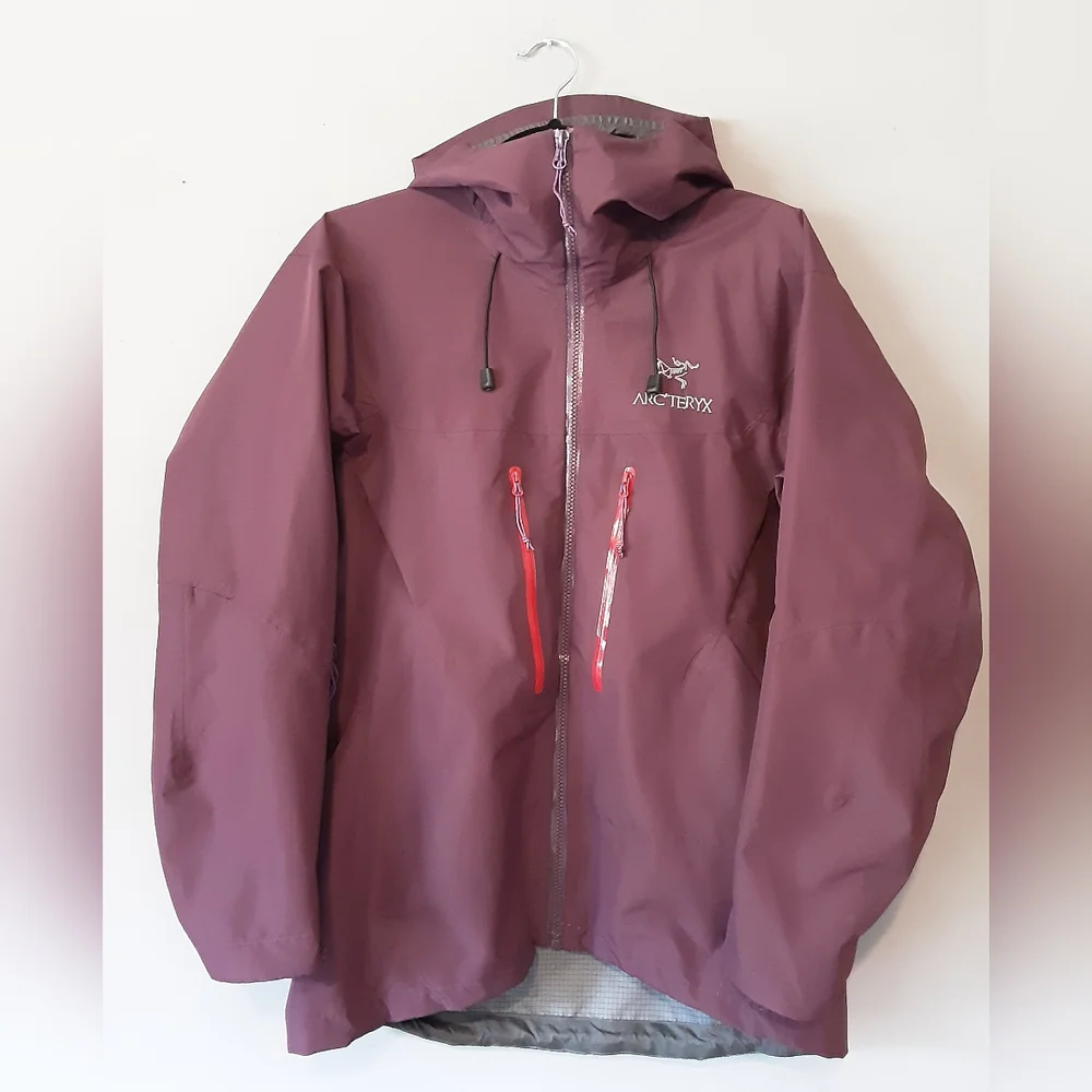 Arc'teryx Alpha SV Burgandy Coat w/ Gortex Pro Shell - Picture 1 of 15